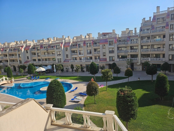 Двустаен апартамент в Варна, Аспарухово - 81 кв.м за 1544 €/кв.м - Снимка #1