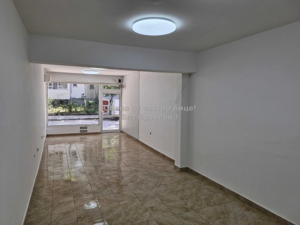 Дава се под наем Магазин в Пловдив, Кючук Париж - 43 кв.м за 300 € - Снимка #1