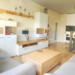 Дава се под наем Четиристаен апартамент в Перник, Изток - 110 кв.м за 611.49 € - Снимка #1