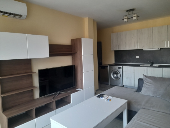 Дава се под наем Тристаен апартамент в Пловдив, Кючук Париж - 70 кв.м за 408 € - Снимка #1