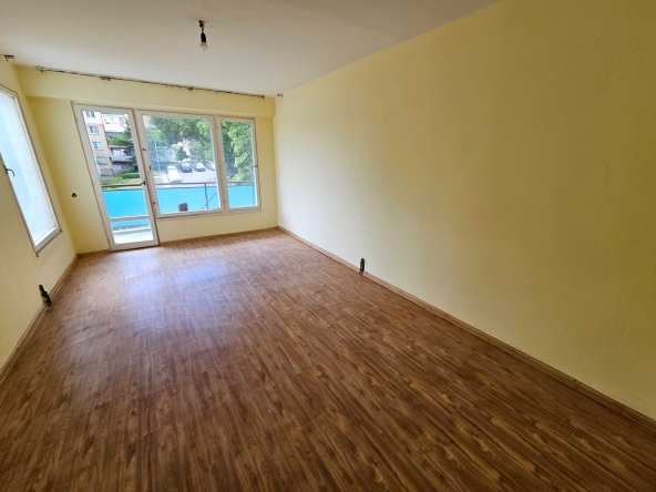 Двустаен апартамент в Разград, Орел - 75 кв.м за 782 €/кв.м - Снимка #1