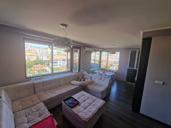 Тристаен апартамент в Благоевград, Освобождение - 166 кв.м за 1575 €/кв.м - Снимка #1