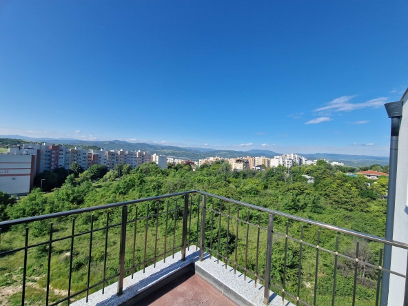 Мезонет в Благоевград, Освобождение - 214 кв.м за 678 €/кв.м - Снимка #1