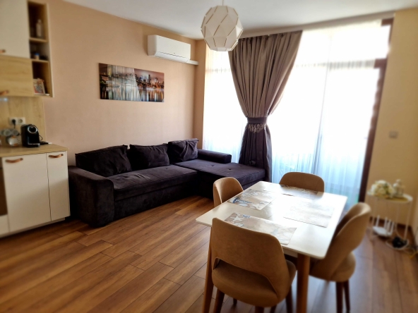 Дава се под наем Двустаен апартамент в Варна, Трошево - 67 кв.м за 663 € - Снимка #1