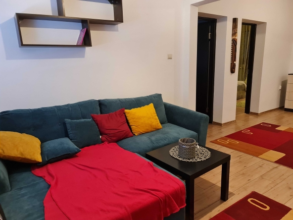 Дава се под наем Тристаен апартамент в София, Център - 100 кв.м за 600 € - Снимка #1