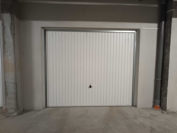 Дава се под наем Гараж / Паркомясто в София, Овча купел 1 - 25 кв.м за 130 € - Снимка #1