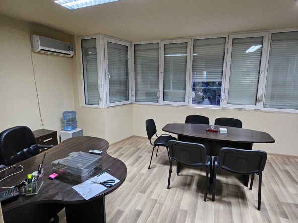 Тристаен апартамент в Стара Загора, Център - 77 кв.м за 1215 €/кв.м - Снимка #1