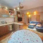 Дава се под наем Тристаен апартамент в Добрич, Кралска зона - 87 кв.м за 612 € - Снимка #1