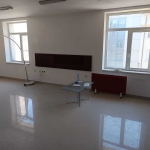 Дава се под наем Офис в Разлог - 56 кв.м за 204 € - Снимка #1