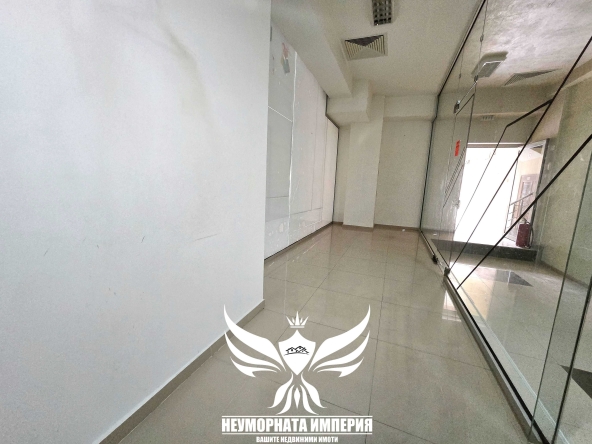 Дава се под наем Магазин в Асеновград - 10 кв.м за 105 € - Снимка #1