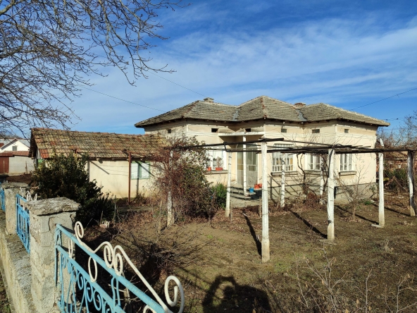 Къща в с. Люляково, Област Добрич - 90 кв.м за 243 €/кв.м - Снимка #1