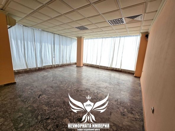 Дава се под наем Промишлена сграда в Асеновград - 500 кв.м за 3550 € - Снимка #1