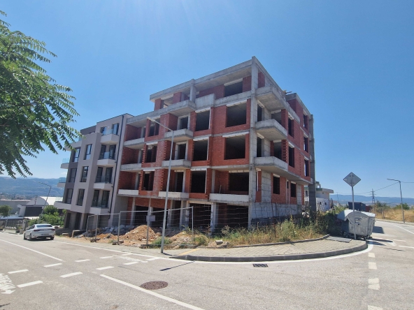 Тристаен апартамент в Благоевград, Освобождение - 106 кв.м за 940 €/кв.м - Снимка #1