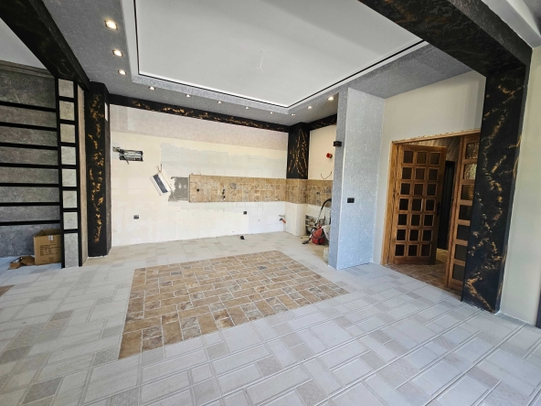 Тристаен апартамент в Велико Търново, Бузлуджа - 150 кв.м за 1200 €/кв.м - Снимка #1