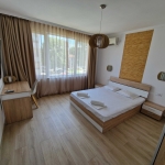 Дава се под наем Тристаен апартамент в Бургас, Център - 100 кв.м за 612 € - Снимка #1