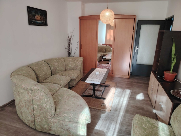 Дава се под наем Двустаен апартамент в Пазарджик, Център - 62 кв.м за 240 € - Снимка #1