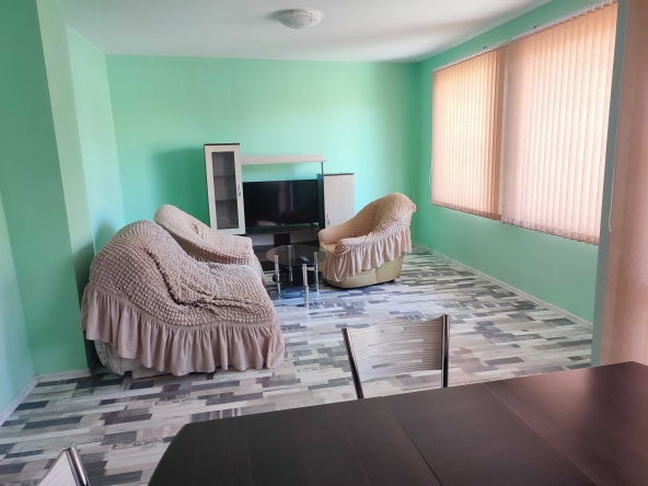 Дава се под наем Тристаен апартамент в Царево - 90 кв.м за 306 € - Снимка #1