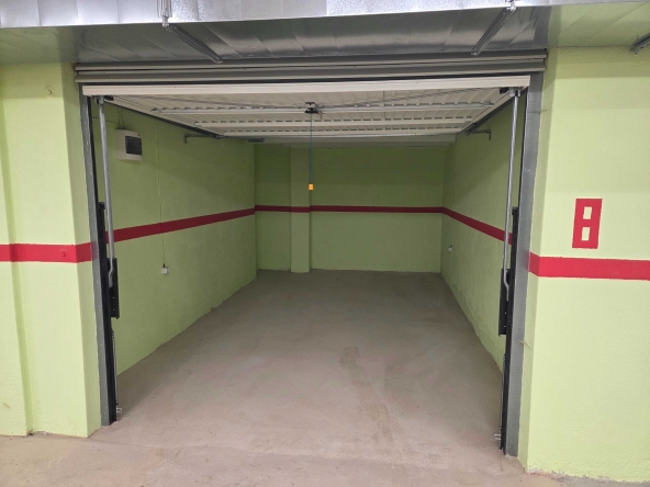 Дава се под наем Гараж / Паркомясто в София, Малинова долина - 18 кв.м за 117.3 € - Снимка #1