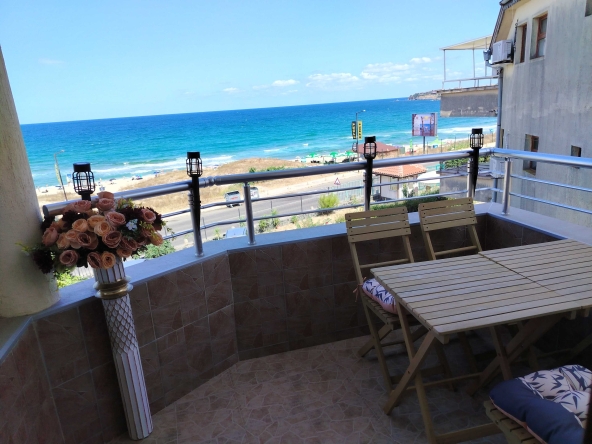 Тристаен апартамент в Созопол - 91 кв.м за 2308 €/кв.м - Снимка #1