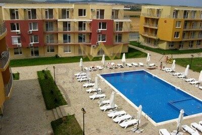 Двустаен апартамент в к.к. Елените - 72 кв.м за 653 €/кв.м - Снимка #1