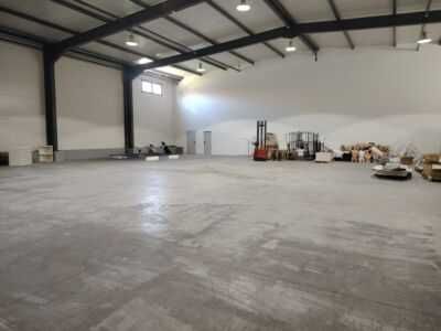 Дава се под наем Склад в Варна, Западна промишлена зона - 607 кв.м за 3712.8 € - Снимка #1