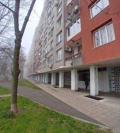 Тристаен апартамент в Бургас, Център - 90 кв.м за 2167 €/кв.м - Снимка #1