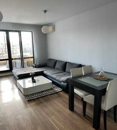 Тристаен апартамент в Разград, Освобождение - 97 кв.м за 1052 €/кв.м - Снимка #1