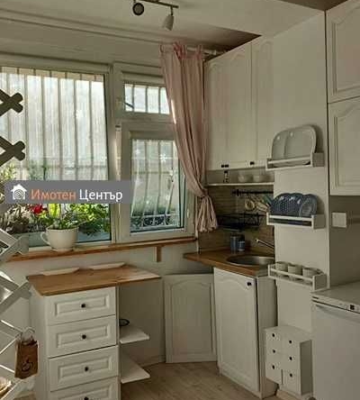 Тристаен апартамент в София, Света Троица - 57 кв.м за 2667 €/кв.м - Снимка #1