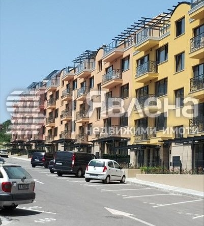 Двустаен апартамент в Варна, м-т Траката - 71 кв.м за 933 €/кв.м - Снимка #1