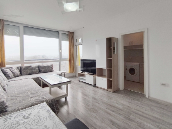 Дава се под наем Двустаен апартамент в Бургас, Лазур - 70 кв.м за 433.5 € - Снимка #1