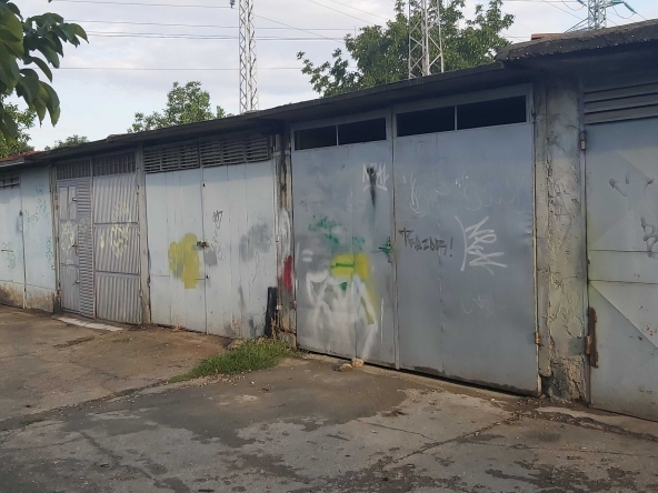 Дава се под наем Гараж / Паркомясто в Русе, Здравец Север 2 - 20 кв.м за 56.1 € - Снимка #1