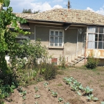 Къща в с. Васил Друмев, Област Шумен - 1170 кв.м за 44 €/кв.м - Снимка #1