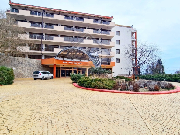 Едностаен апартамент в к.к. Златни пясъци - 49 кв.м за 672 €/кв.м - Снимка #1