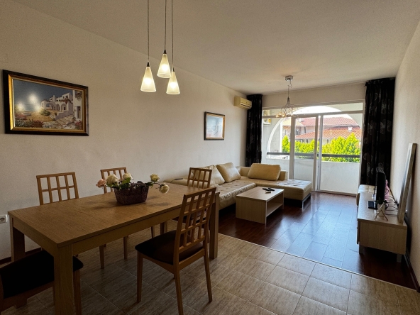 Дава се под наем Двустаен апартамент в Свети Влас - 68 кв.м за 61.2 € - Снимка #1