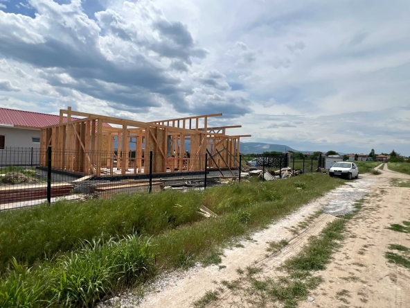 Парцел в Пловдив, Въстанически - 725 кв.м за 63 €/кв.м - Снимка #1