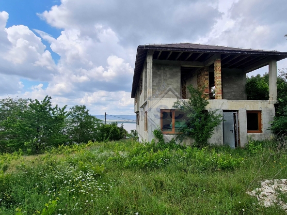 Къща в с. Константиново, Област Варна - 280 кв.м за 483 €/кв.м - Снимка #1