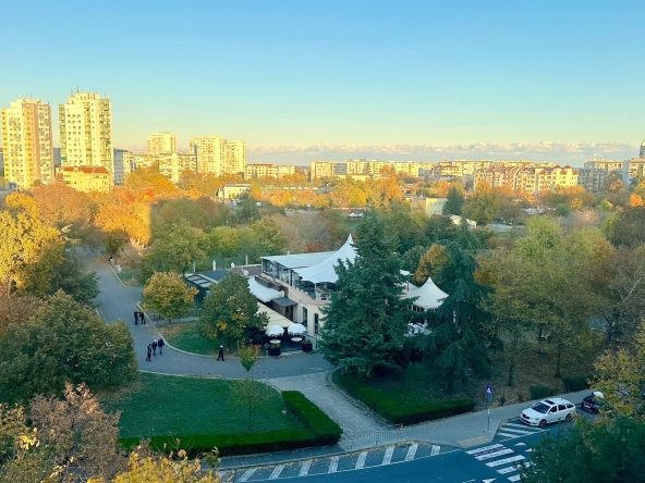 Четиристаен апартамент в Бургас, Изгрев - 92 кв.м за 1660 €/кв.м - Снимка #1