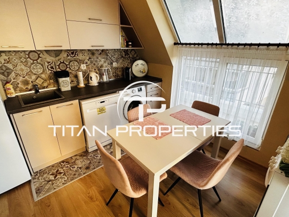 Дава се под наем Тристаен апартамент в Бургас, Лазур - 90 кв.м за 612 € - Снимка #1