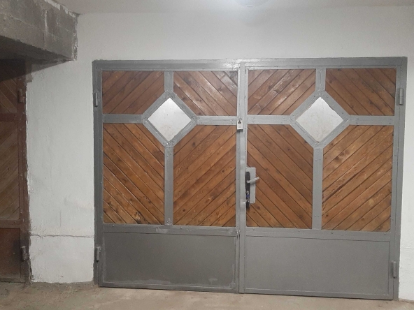 Дава се под наем Гараж / Паркомясто в Плевен, Широк център - 16 кв.м за 80 € - Снимка #1