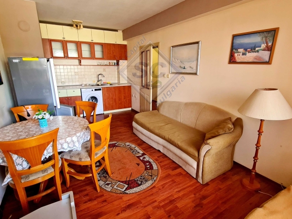 Дава се под наем Тристаен апартамент в Варна, Червен площад - 80 кв.м за 561 € - Снимка #1