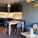 Дава се под наем Двустаен апартамент в к.к. Св.Св. Константин и Елена - 60 кв.м за 650 € - Снимка #1