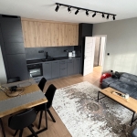 Дава се под наем Тристаен апартамент в Варна, Базар Левски - 100 кв.м за 1020 € - Снимка #1