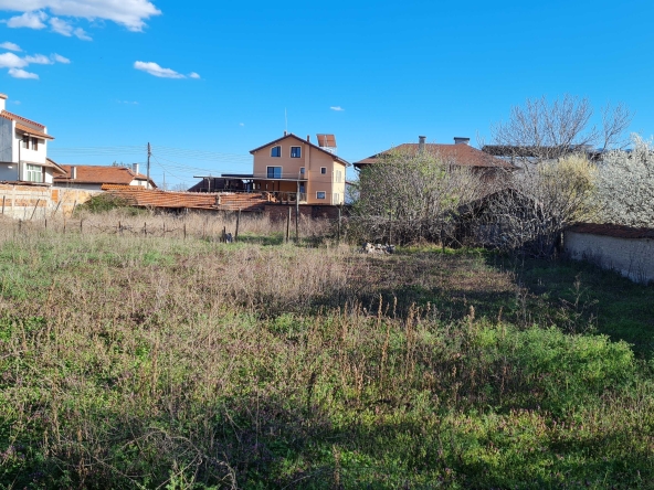 Парцел в с. Стряма, Област Пловдив - 595 кв.м за 47 €/кв.м - Снимка #1