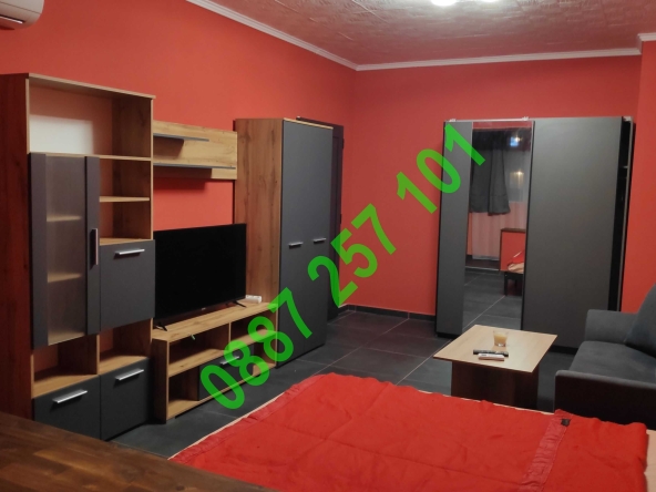 Дава се под наем Двустаен апартамент в Варна, Център - 45 кв.м за 408.51 € - Снимка #1