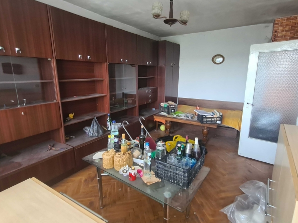 Тристаен апартамент в Разград, Абритус - 76 кв.м за 1141 €/кв.м - Снимка #1