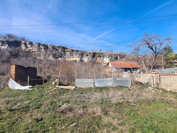 Парцел в с. Топчии, Област Разград - 1800 кв.м за 3 €/кв.м - Снимка #1