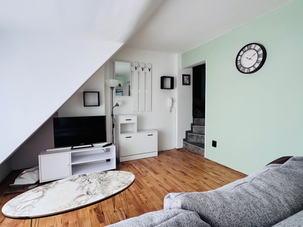 Дава се под наем Тристаен апартамент в Варна, Окръжна болница - 50 кв.м за 498.27 € - Снимка #1