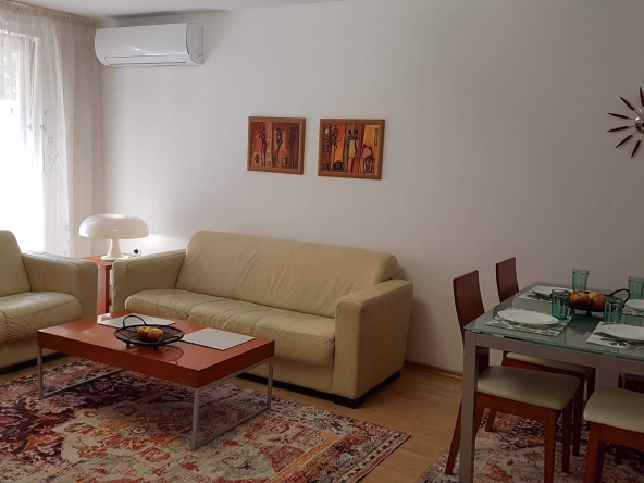 Дава се под наем Тристаен апартамент в Варна, Спортна зала - 86 кв.м за 797.64 € - Снимка #1