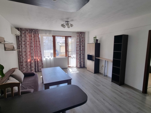 Дава се под наем Двустаен апартамент в Варна, Левски - 85 кв.м за 428.91 € - Снимка #1