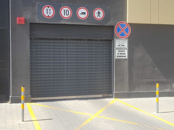 Дава се под наем Гараж / Паркомясто в Варна, Лятно кино Тракия - 15 кв.м за 102 € - Снимка #1